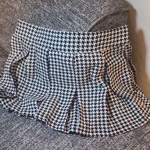 Black and White Houndstooth Skort